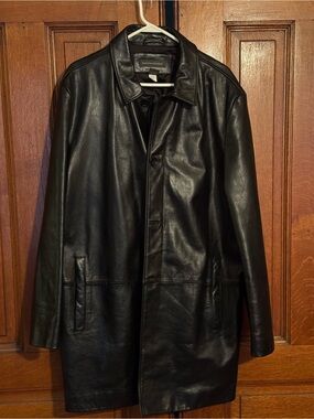Banana Republic Black Leather Trench Coat Men’s size XL. Excellent.